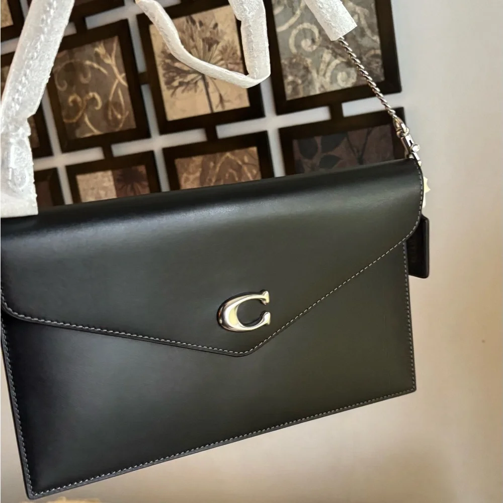 Authentic Coach 1941 black Leather flap magnetic closure Clutch/Crossbody - Picture 9 of 11